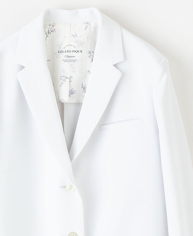 ジェラート ピケ&クラシコ 白衣:フォーラインテーラードコート | ホワイト×ボタニカルピンク柄