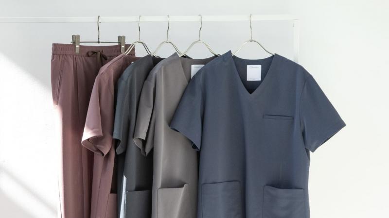 涼感と消臭で暑い季節でも快適!医者におすすめの涼しいスクラブ特集