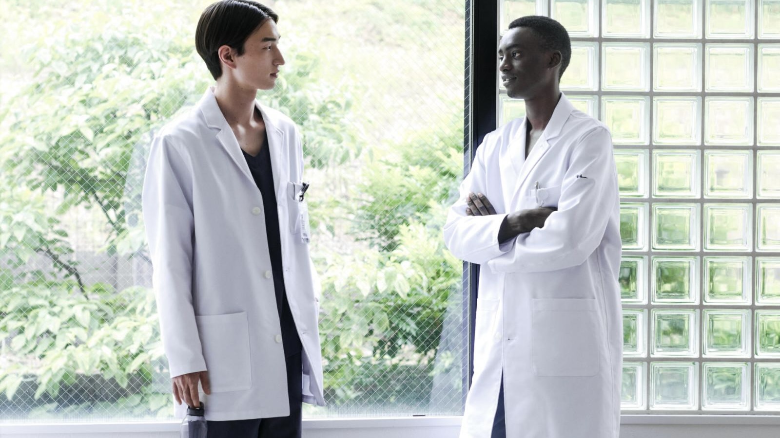 【メンズ白衣7選】おしゃれで上質なアイテムを打ち出すブランドを紹介