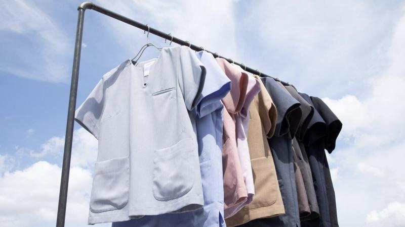 蒸れ知らずの涼しいスクラブ特集。スクラブの選び方と人気アイテム