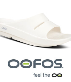 疲れた足をリカバリーさせる「OOFOS」シューズ新色追加