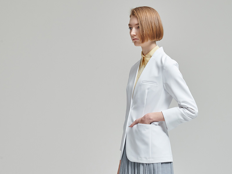 カウンセラーの服装におすすめのおしゃれな白衣(公認心理師・臨床心理士)