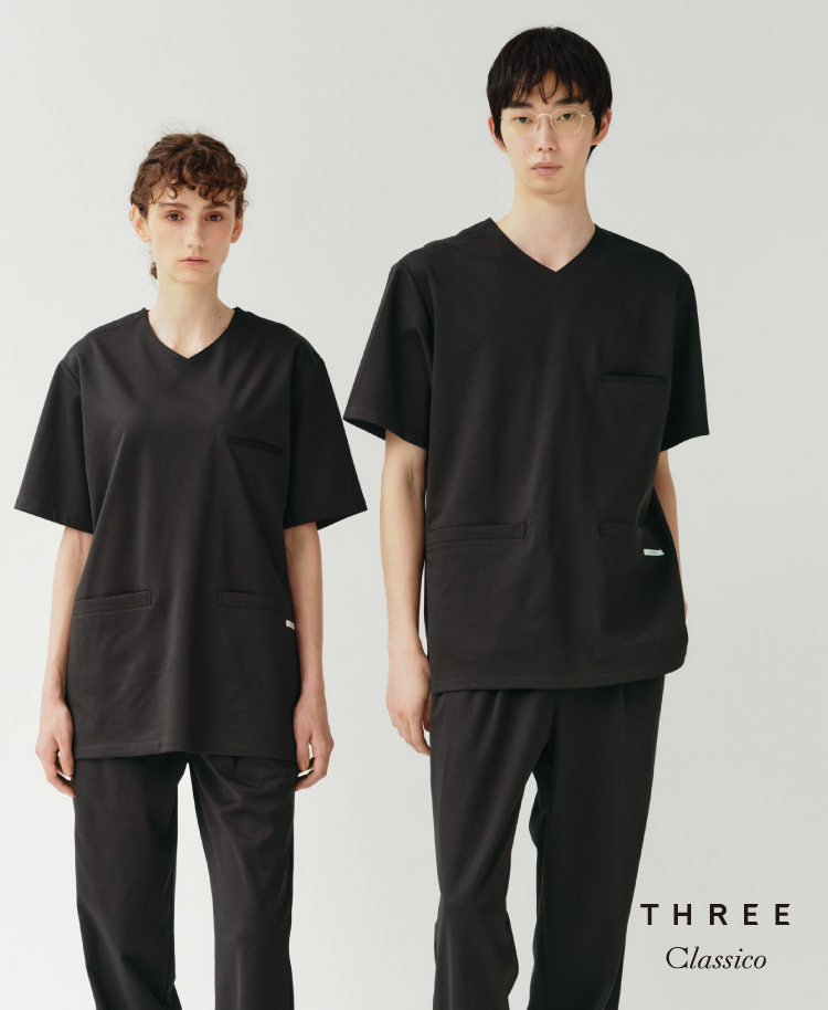 ユニセックス:THREEスクラブトップス・DECO/