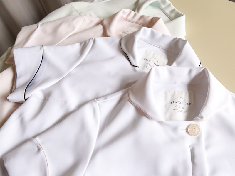 看護師の白衣やスクラブの洗い替えは何枚必要?洗い替えに最適な白衣