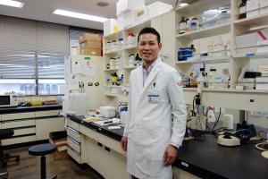 PEOPLE WHO WEAR A LAB COAT  vol.4: 横浜市立大学大学院医学研究科 山崎俊介