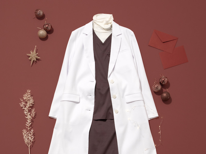 医療従事者へのクリスマスプレゼントは白衣やスクラブがおすすめ