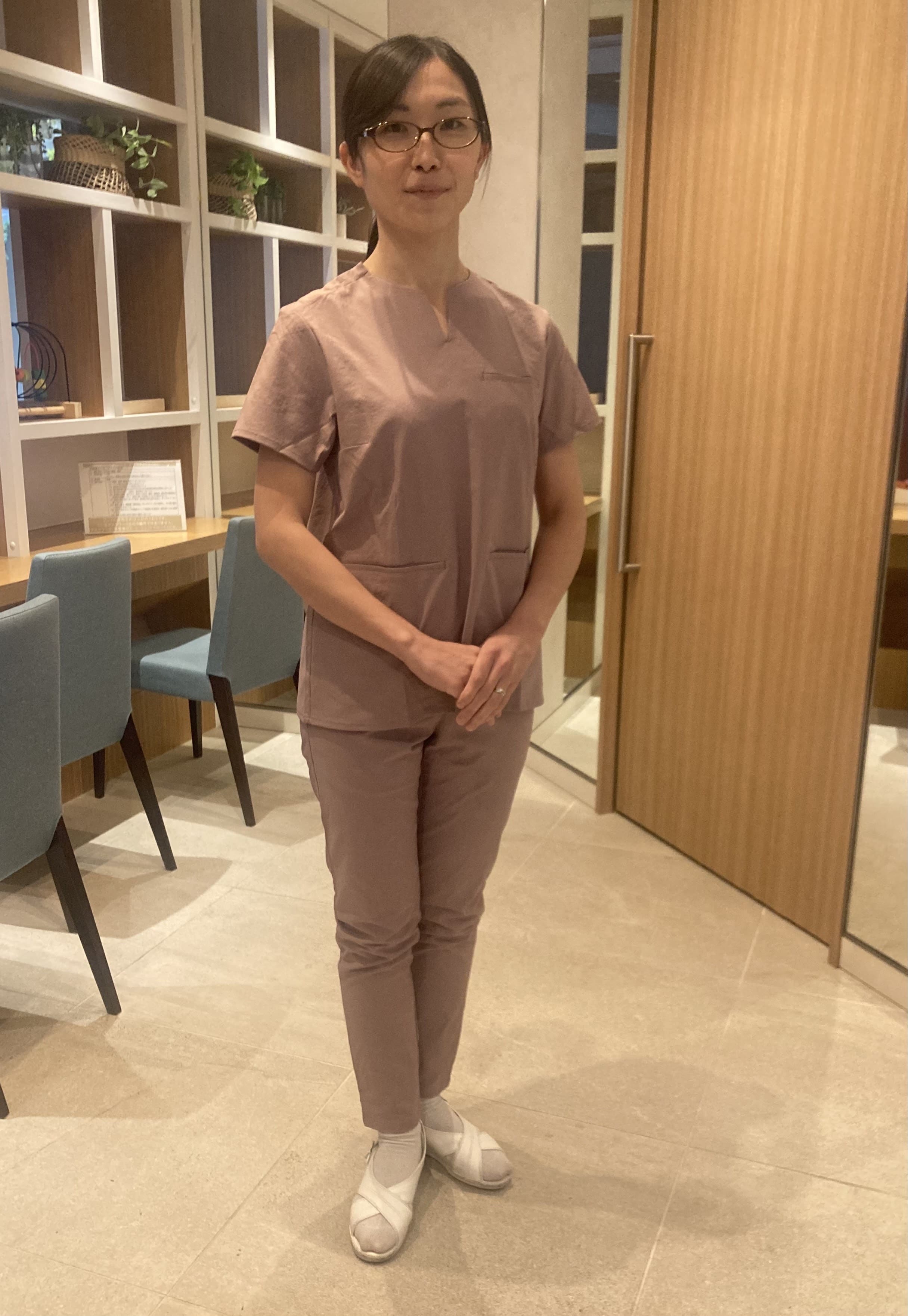 理想的な着用感。機能性と着心地が両立したスクラブ