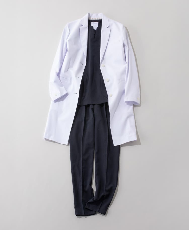 上品で知的、信頼を感じさせる定番スタイル。