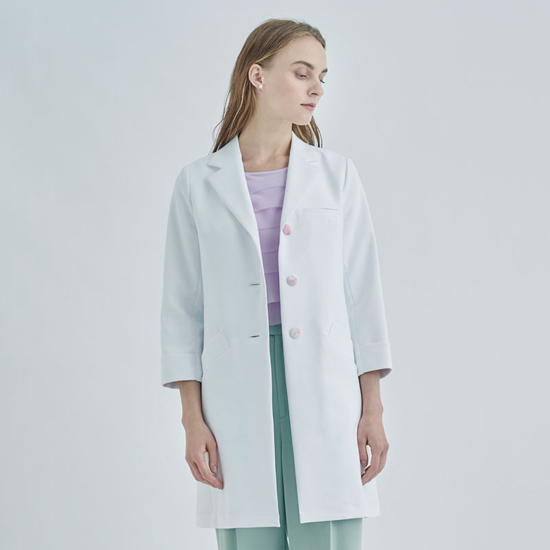 新人の女医さんの服装におすすめのかわいいおしゃれな白衣:レディース白衣:Plantica・LABコート