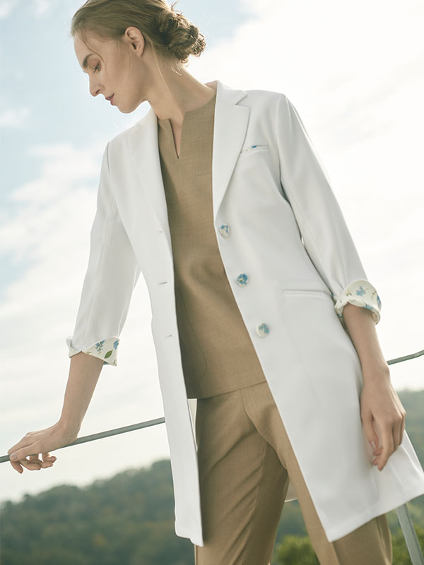 女性の医者(医師)がもらって嬉しい高級白衣:レディース白衣:Plantica・テーラードコートの口コミ・評判