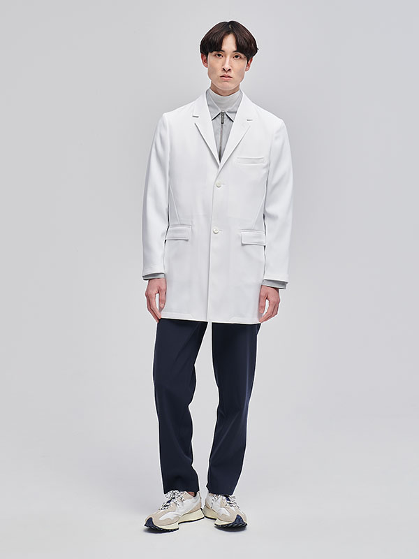 オーバーサイズのシルエットのおしゃれな白衣:メンズ白衣:ライトショートコート(2021年モデル)