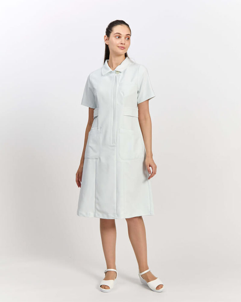 新人看護師におすすめのナース白衣:ジェラート ピケ&クラシコのラインカラーワンピース