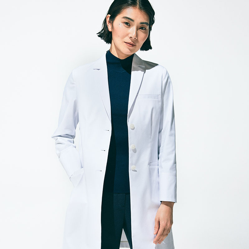 身長が低めの女性医師の体型カバーにおすすめ:レディース白衣:クラシコテーラー