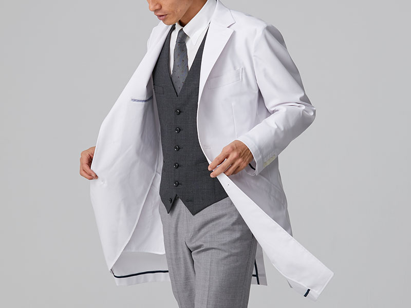 コスパが良く長く愛用できる白衣の着衣イメージ