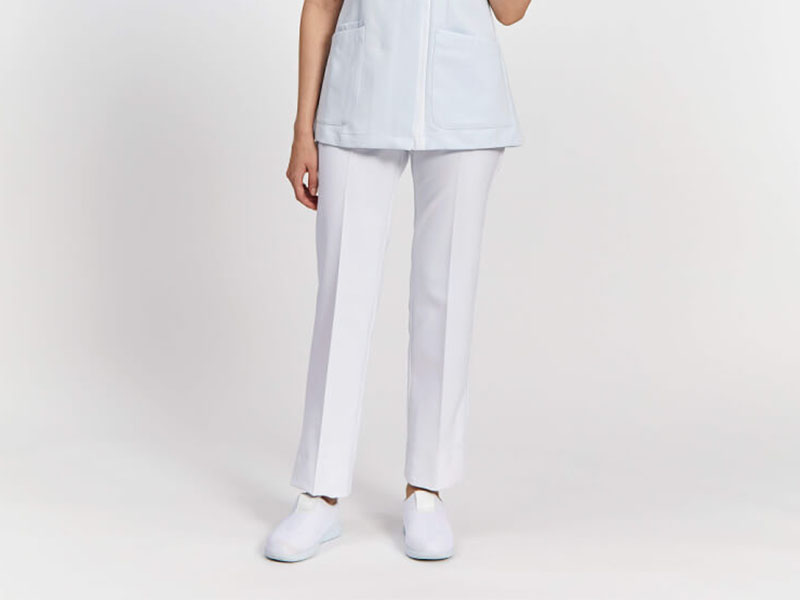 アンダーウェアが透けにくいナースパンツ:ジェラート ピケ&クラシコ 白衣:ナースストレートパンツ