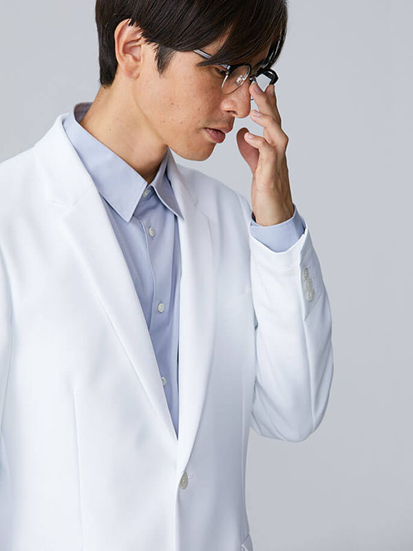定番人気の白衣に男性医師から寄せられた口コミ:アーバンショートコート