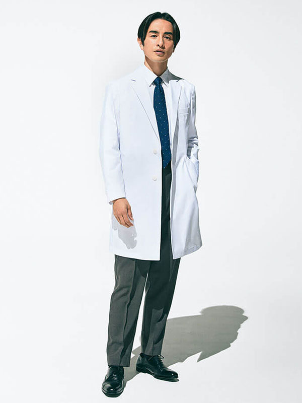 男性医師のベーシックな定番ドクターコート:クラシコテーラー白衣