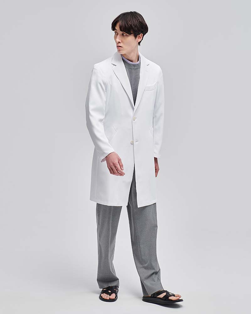 ポリクリを行う医学生におすすめのコスパがいいメンズ白衣:PACKテーラードコート