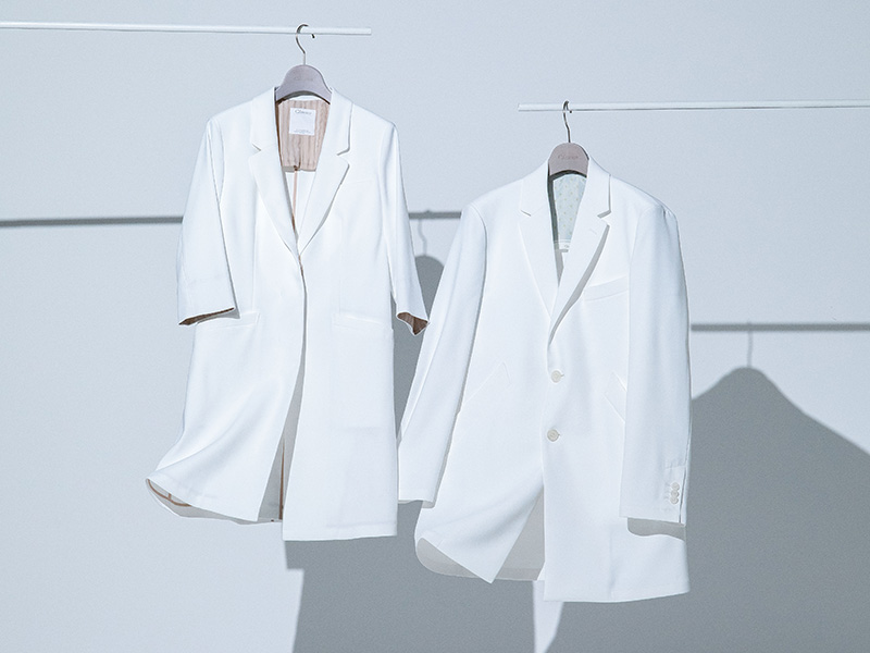 シンプルだけじゃなく、機能性も高いクラシコの白衣