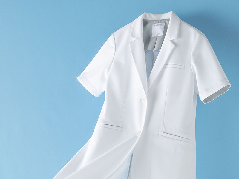 医師におすすめ:夏に特に人気の、涼しく快適な半袖白衣