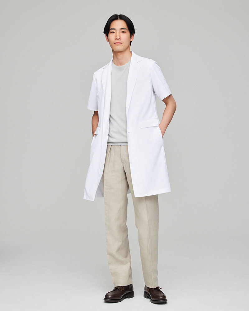 医療アパレルブランド・クラシコの半袖白衣:ハーフスリーブコート・クールテックプルーフ(男性用)