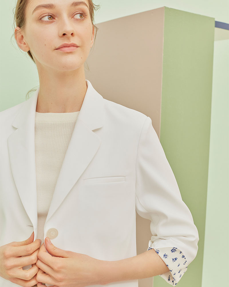 女性医師におすすめのジェラート ピケ&クラシコ 白衣:ライトフレアコート