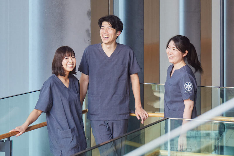 クラシコのかっこいいスクラブの病院導入事例:昭和大学医学部 内科学講座 循環器内科学部門