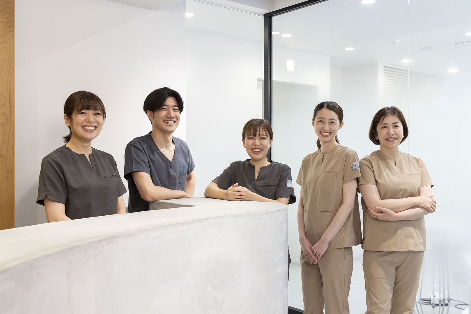 クリニックの医療ウェア導入事例:KAWAI DENTAL OFFICE人形町