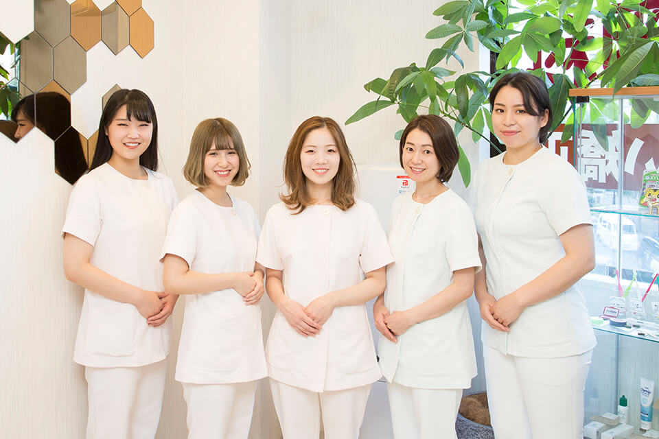 クラシコの医療ウェアが患者さんとのコミュニケーションに「えびす矯正歯科(東京都渋谷区)」