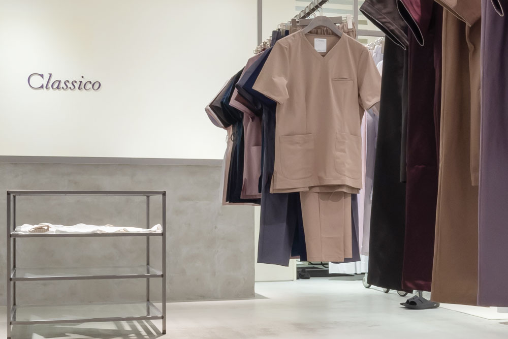 クラシコ 大阪の店内写真 白衣・スクラブ・ナース服