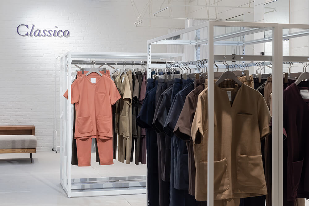 クラシコ 丸の内の店内写真 白衣・スクラブ・ナース服