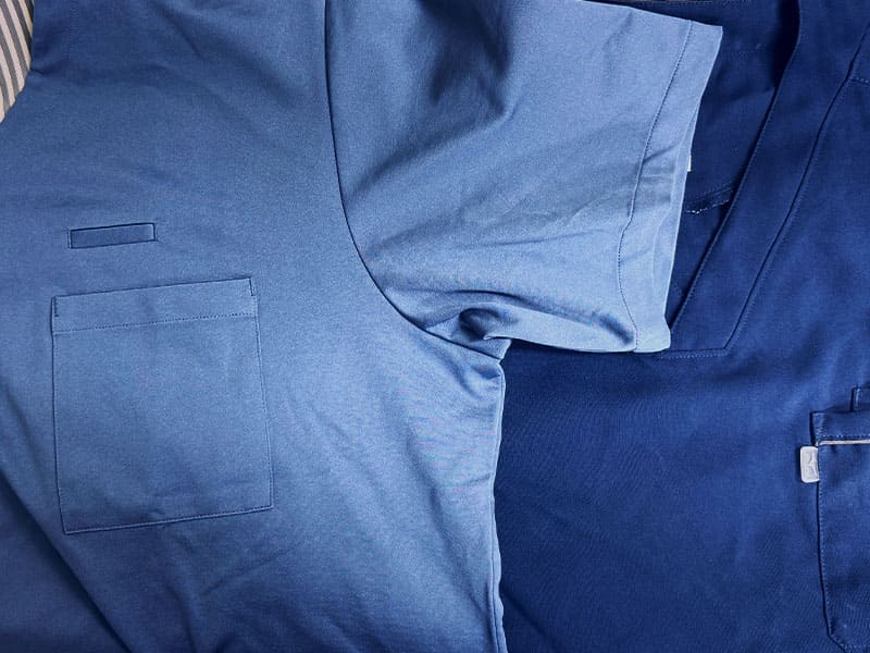 機能性のあるポケットと高級感のある色合いも◎