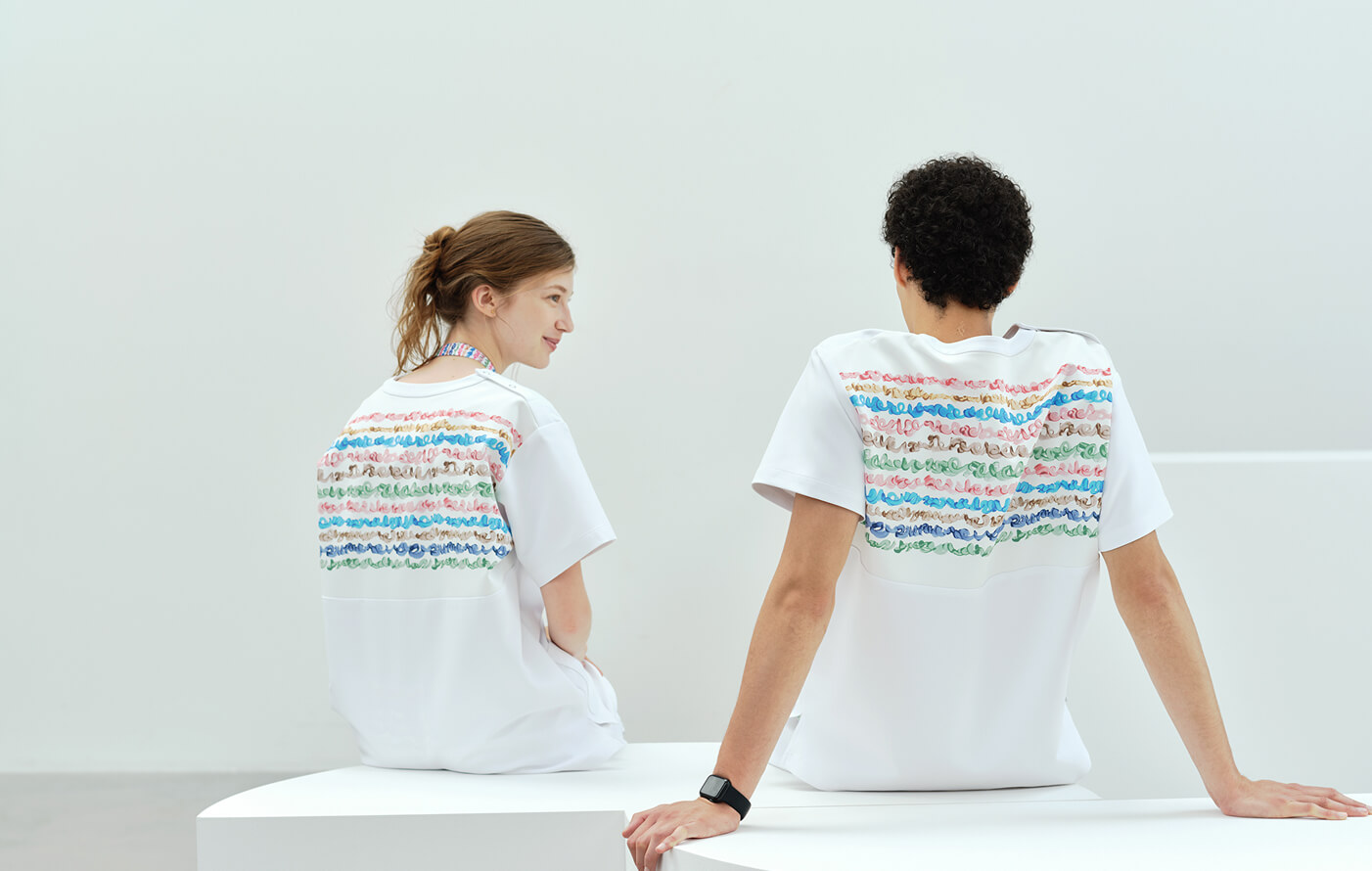 Unisex:HERALBONY Scrub Tops / White