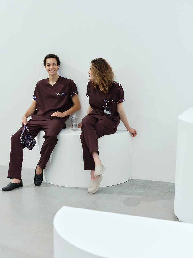 Unisex:HERALBONY Scrub Tops / Bordeaux
